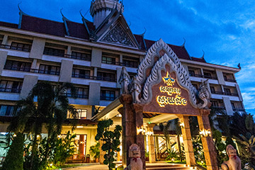 Smiling, smiling front building, smiling deluxe, smiling deluxe hotel, smiling deluxe siem reap, smiling deluxe cambodia, smiling deluxe angkor, smiling deluxe hotel siem reap angkor